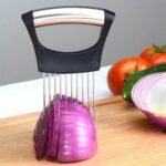 Reggi Cipolla per Fette Uniformi e un Taglio più Sicuro in Cucina - immagine 3