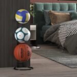 Porta palloni per 3 palloni con sistemazione verticale e design salvaspazio per parete e pavimento - immagine 2