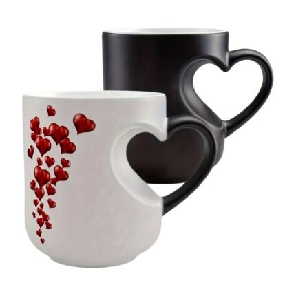 Tazza in Ceramica a Forma di Cuore Bianca e Nera con Cambio di Colore per Bevande Calde e Motivo Decorativo a Cuore